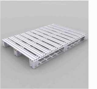 Stackable galvanized pallet with reinforced feet